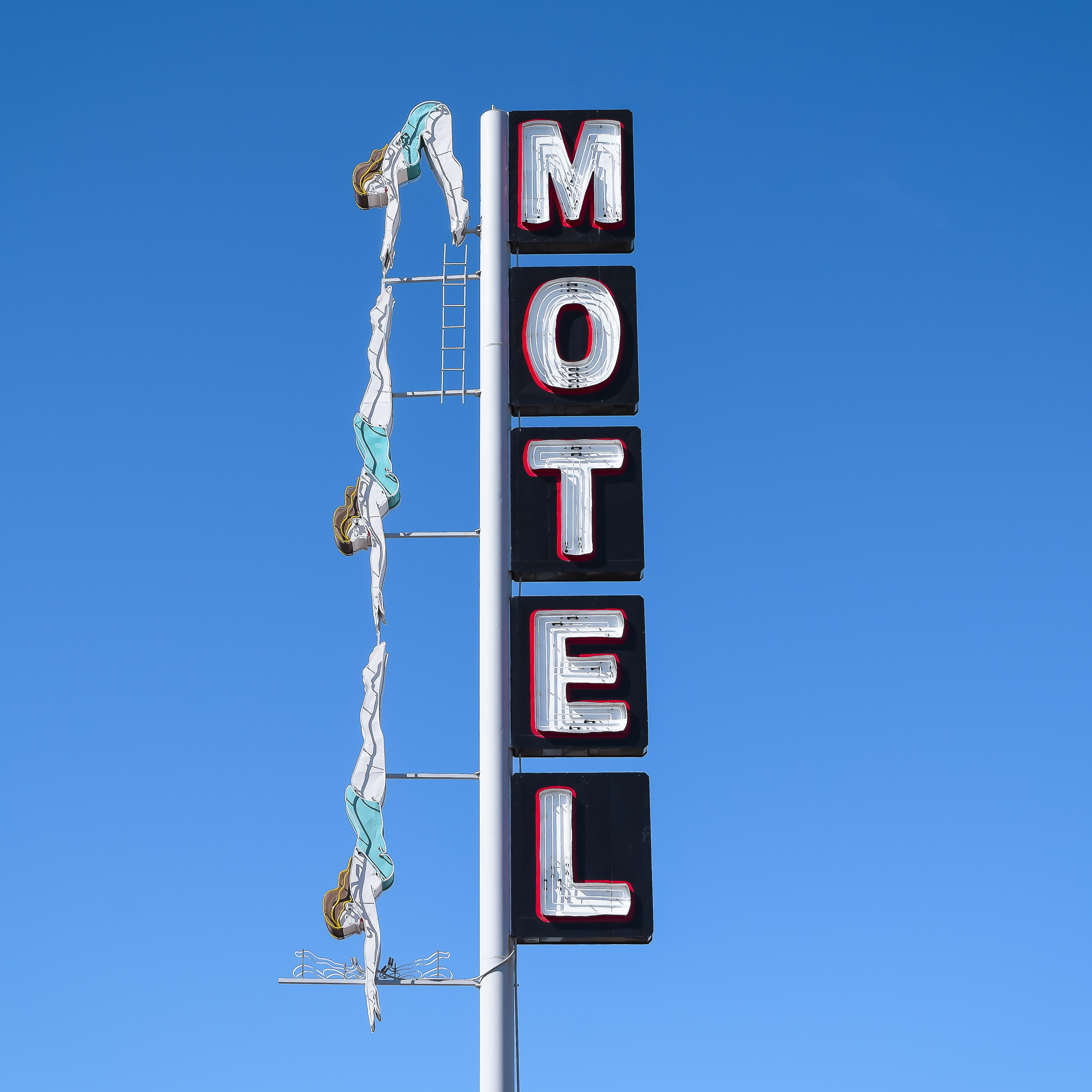 Molly_Block_Diving_Lady_Motel_2016